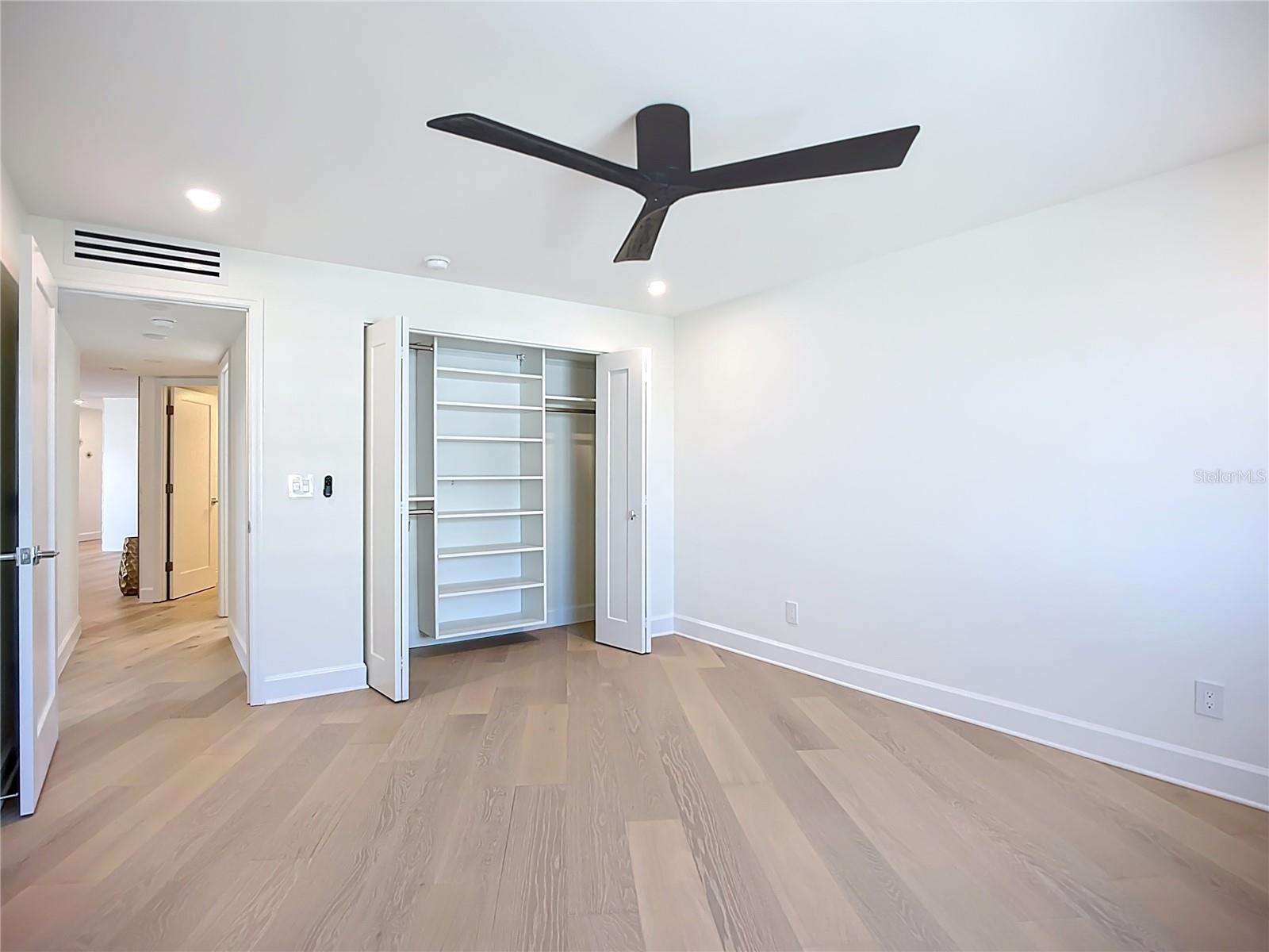 REGENCY HOUSE - Residential