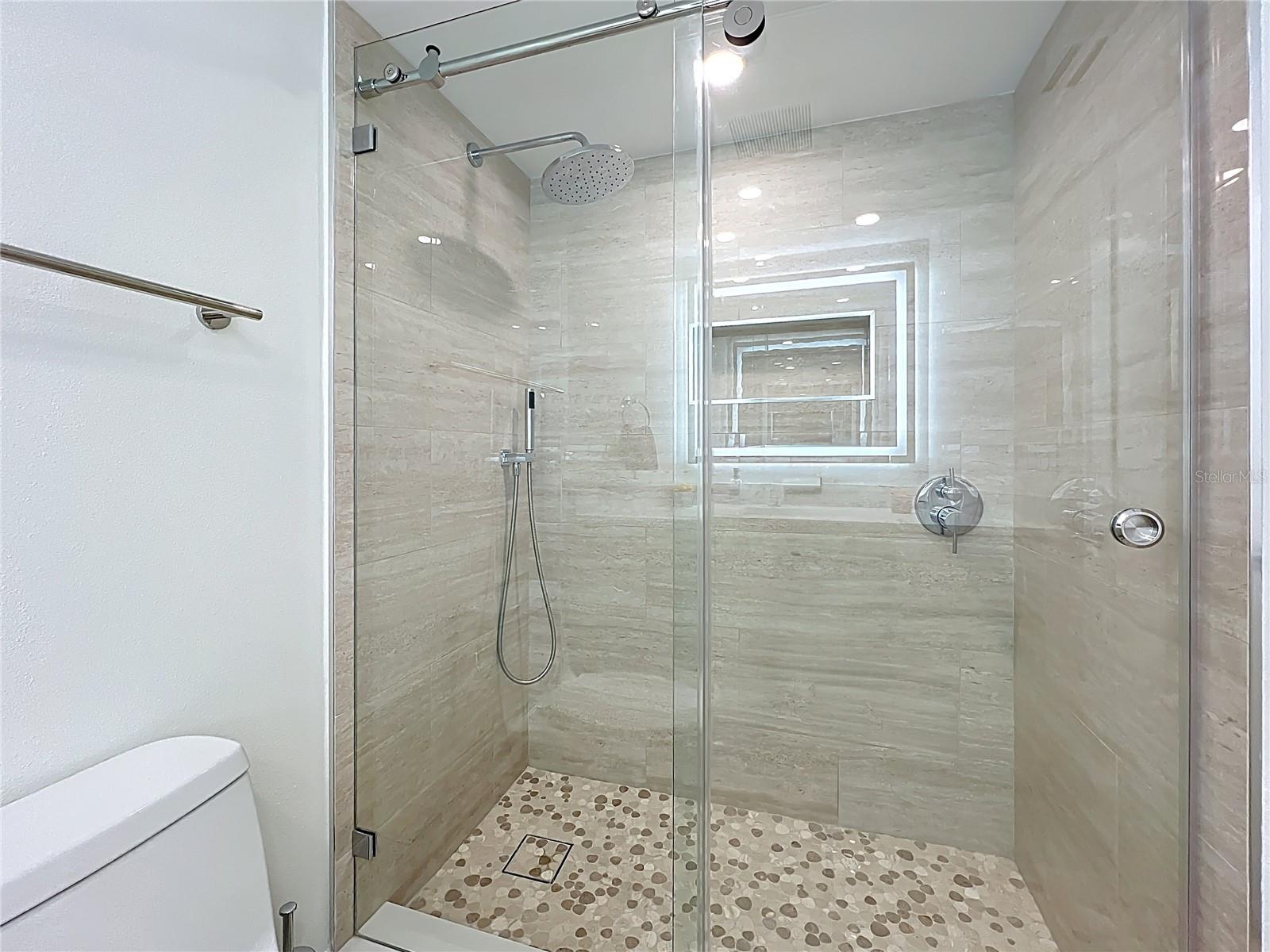 REGENCY HOUSE - Residential