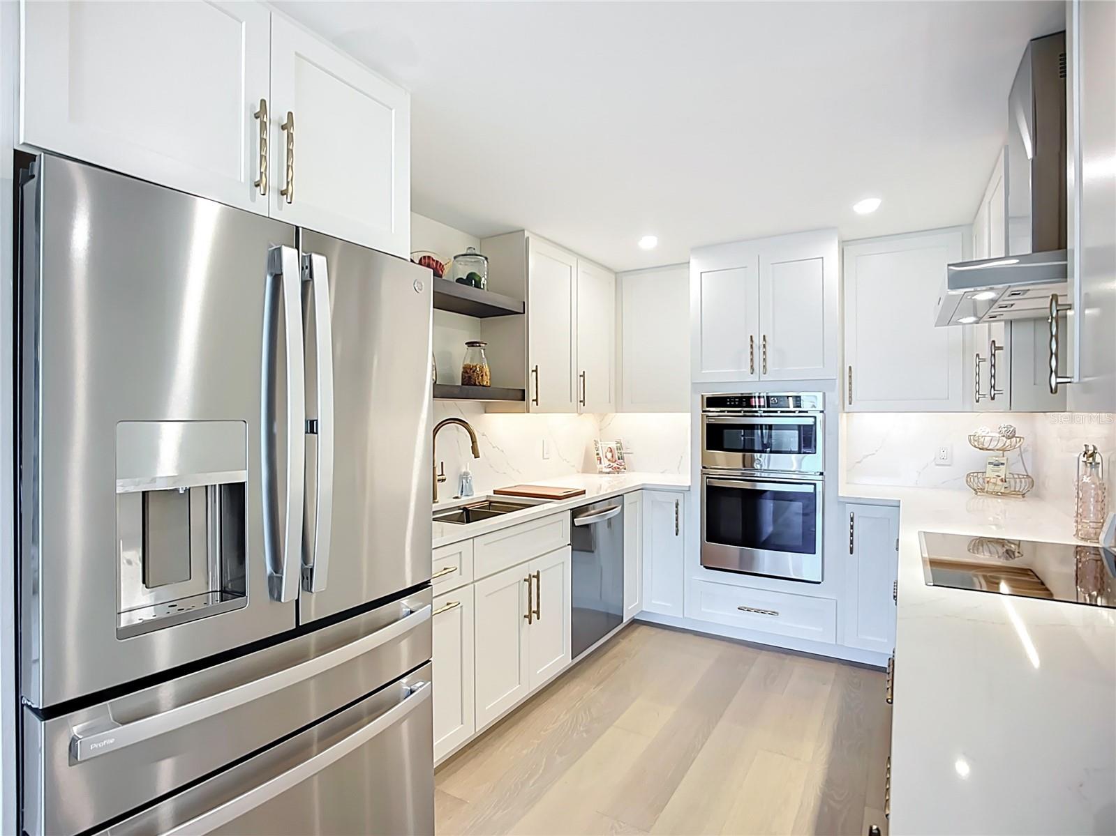 REGENCY HOUSE - Residential