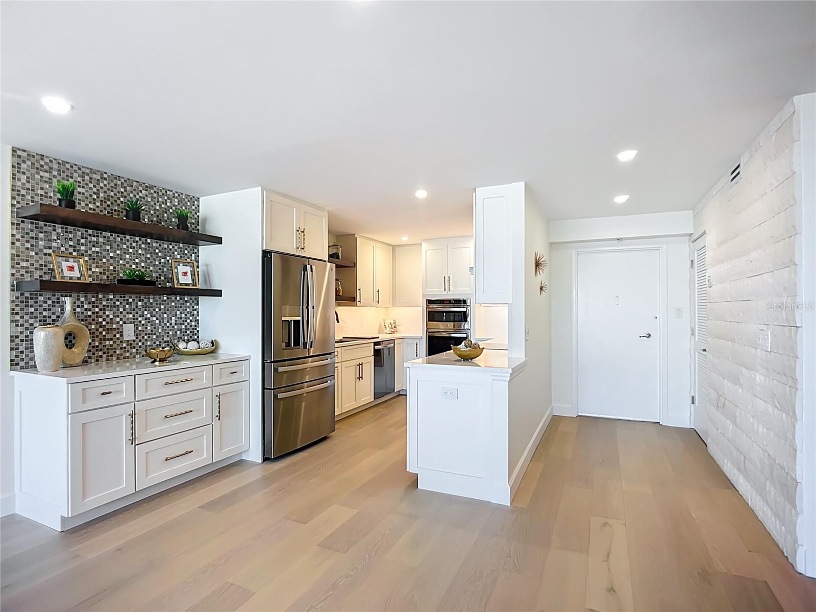 REGENCY HOUSE - Residential