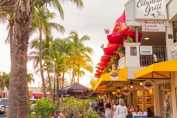 REGENCY HOUSE - Residential