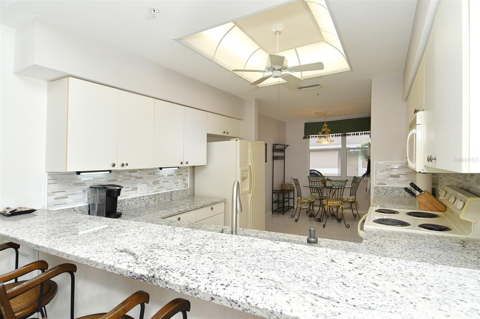 HERITAGE OAKS GOLF & COUNTRY CLUB - Residential