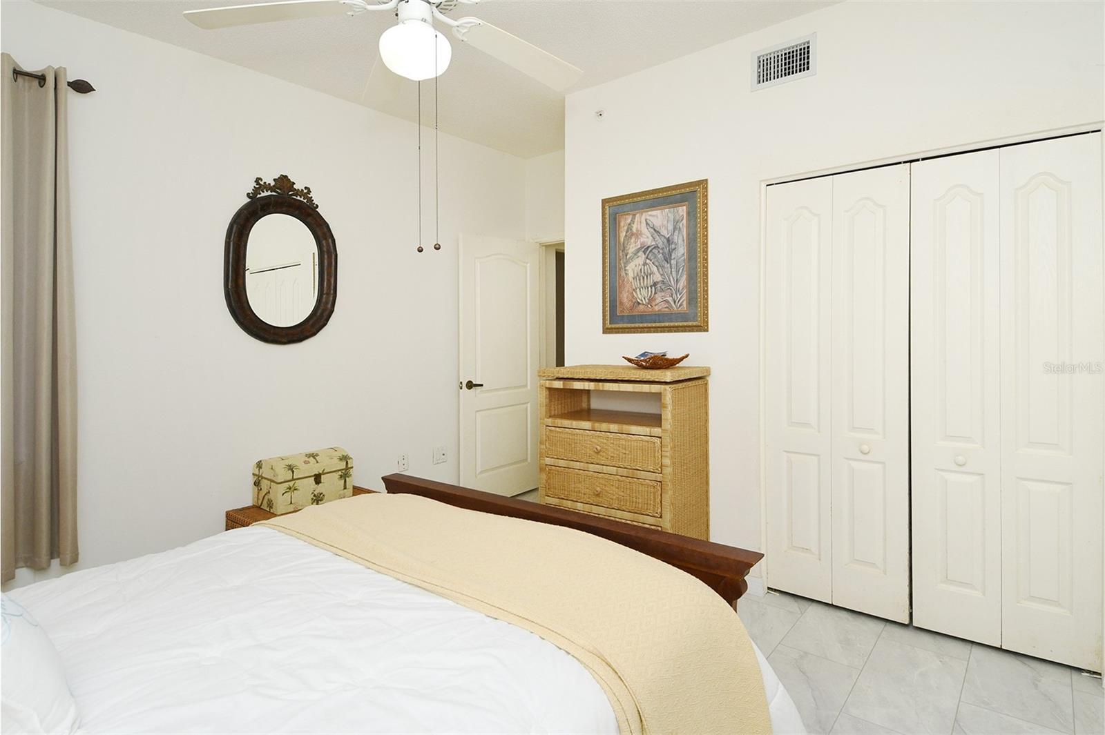 HERITAGE OAKS GOLF & COUNTRY CLUB - Residential