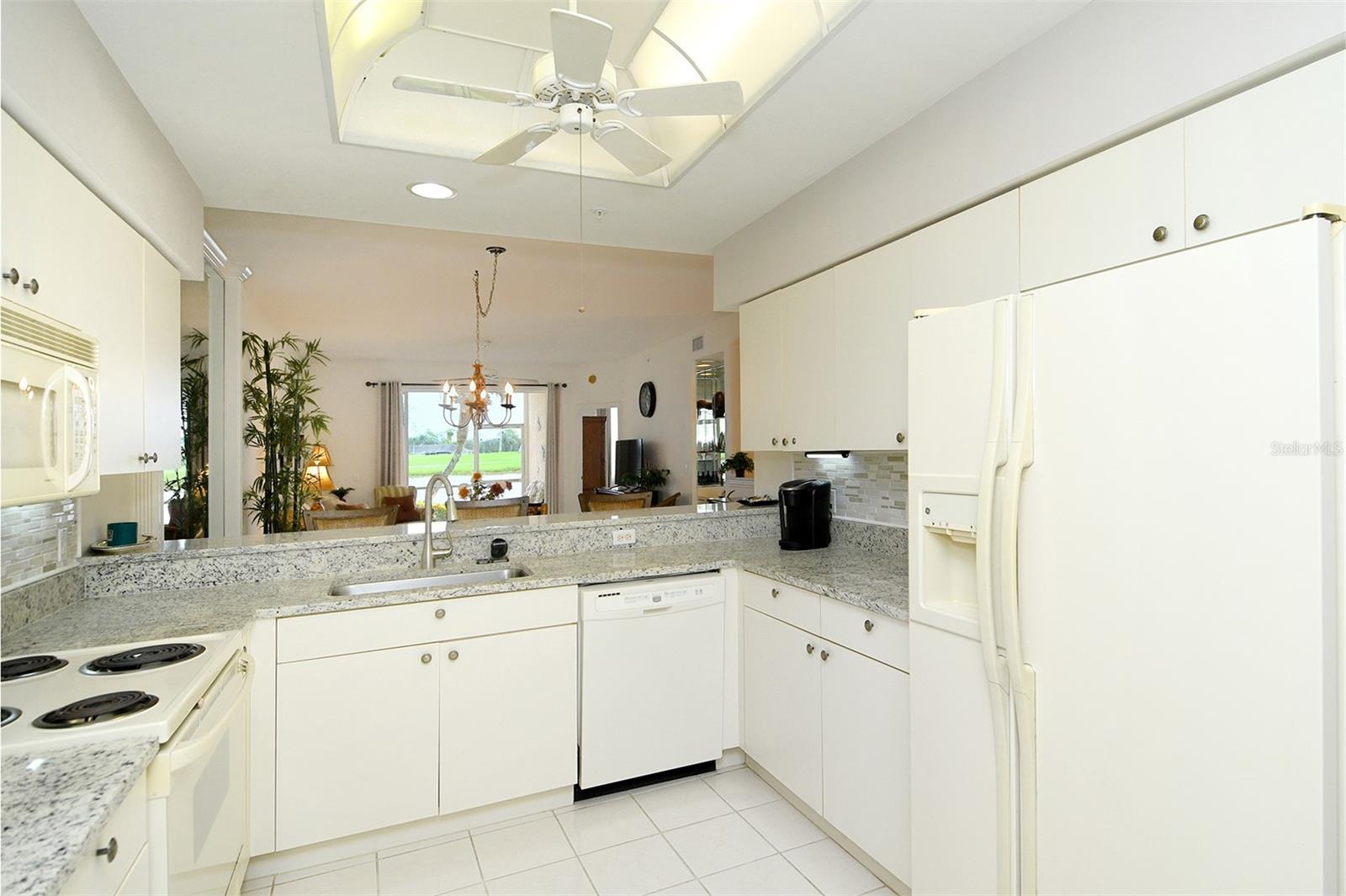 HERITAGE OAKS GOLF & COUNTRY CLUB - Residential