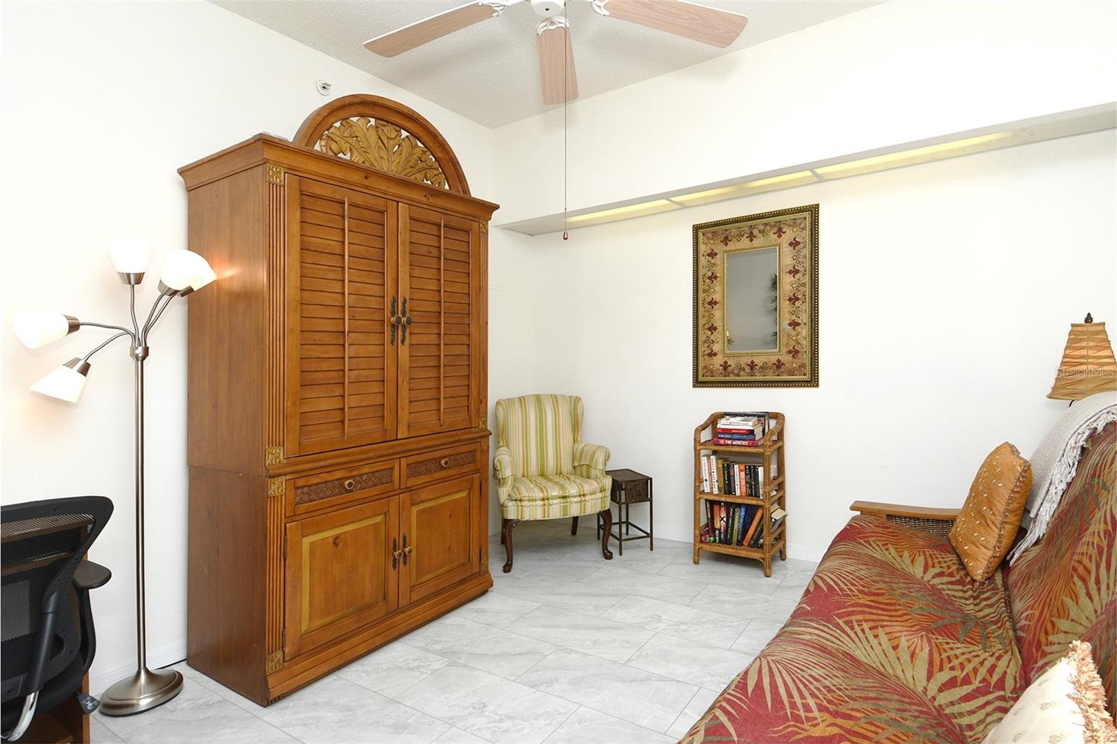 HERITAGE OAKS GOLF & COUNTRY CLUB - Residential