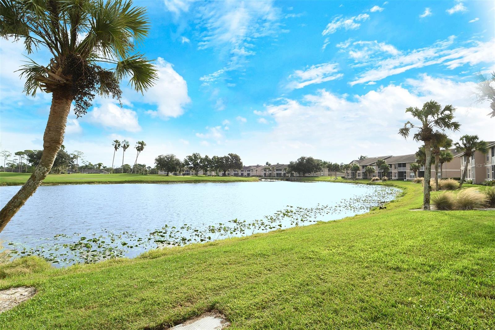 HERITAGE OAKS GOLF & COUNTRY CLUB - Residential