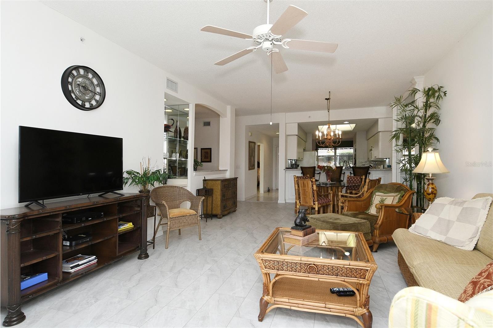 HERITAGE OAKS GOLF & COUNTRY CLUB - Residential