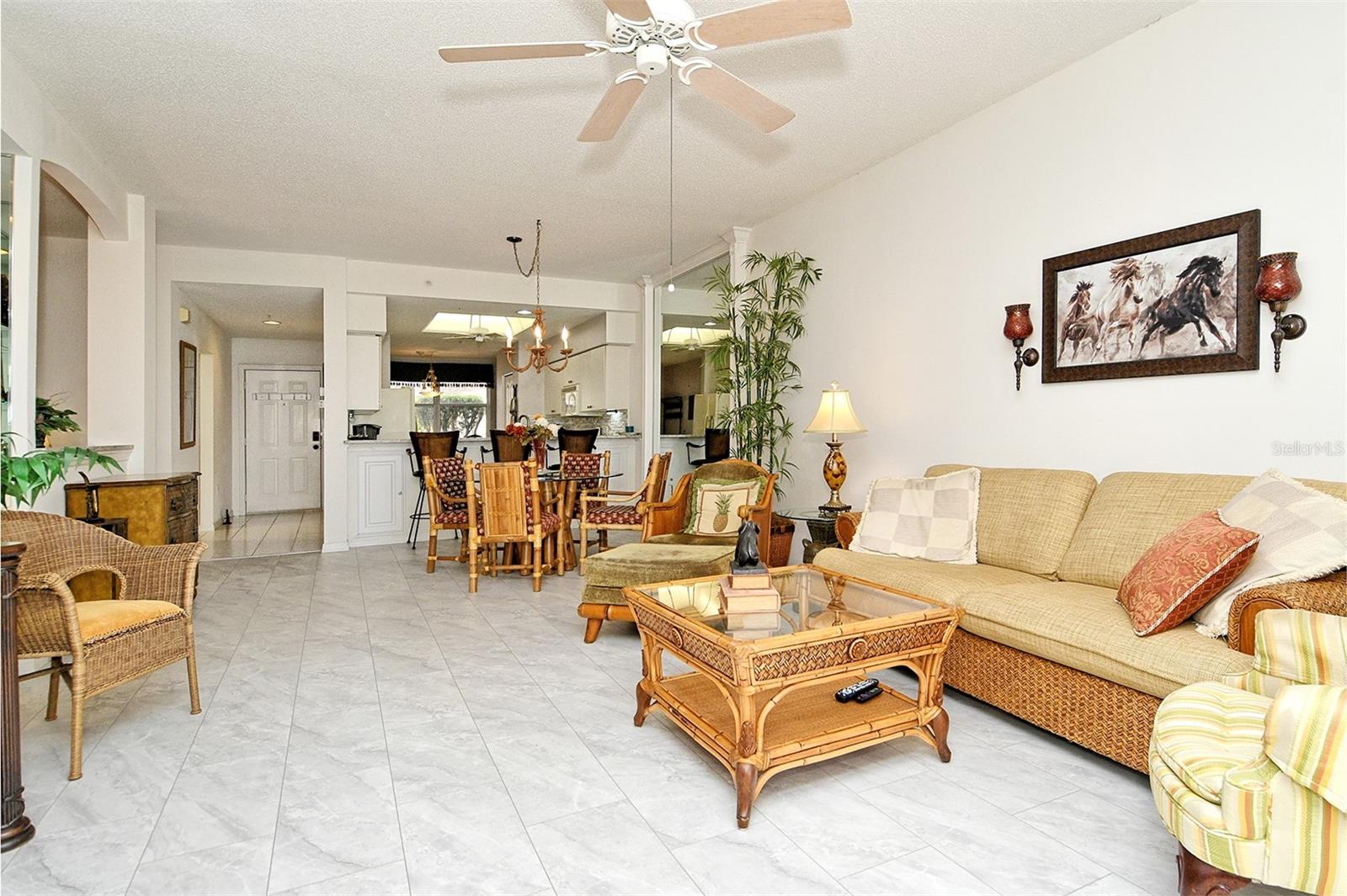 HERITAGE OAKS GOLF & COUNTRY CLUB - Residential