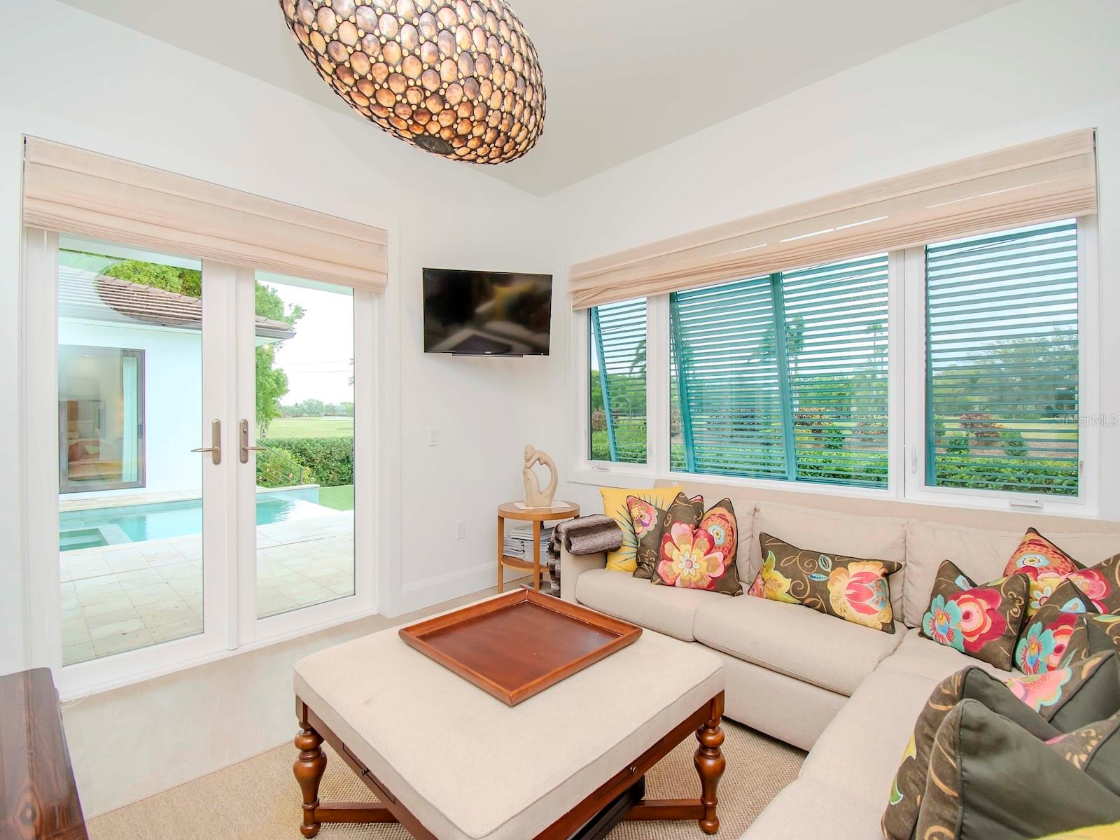 SNELL ISLE SHORES - Residential