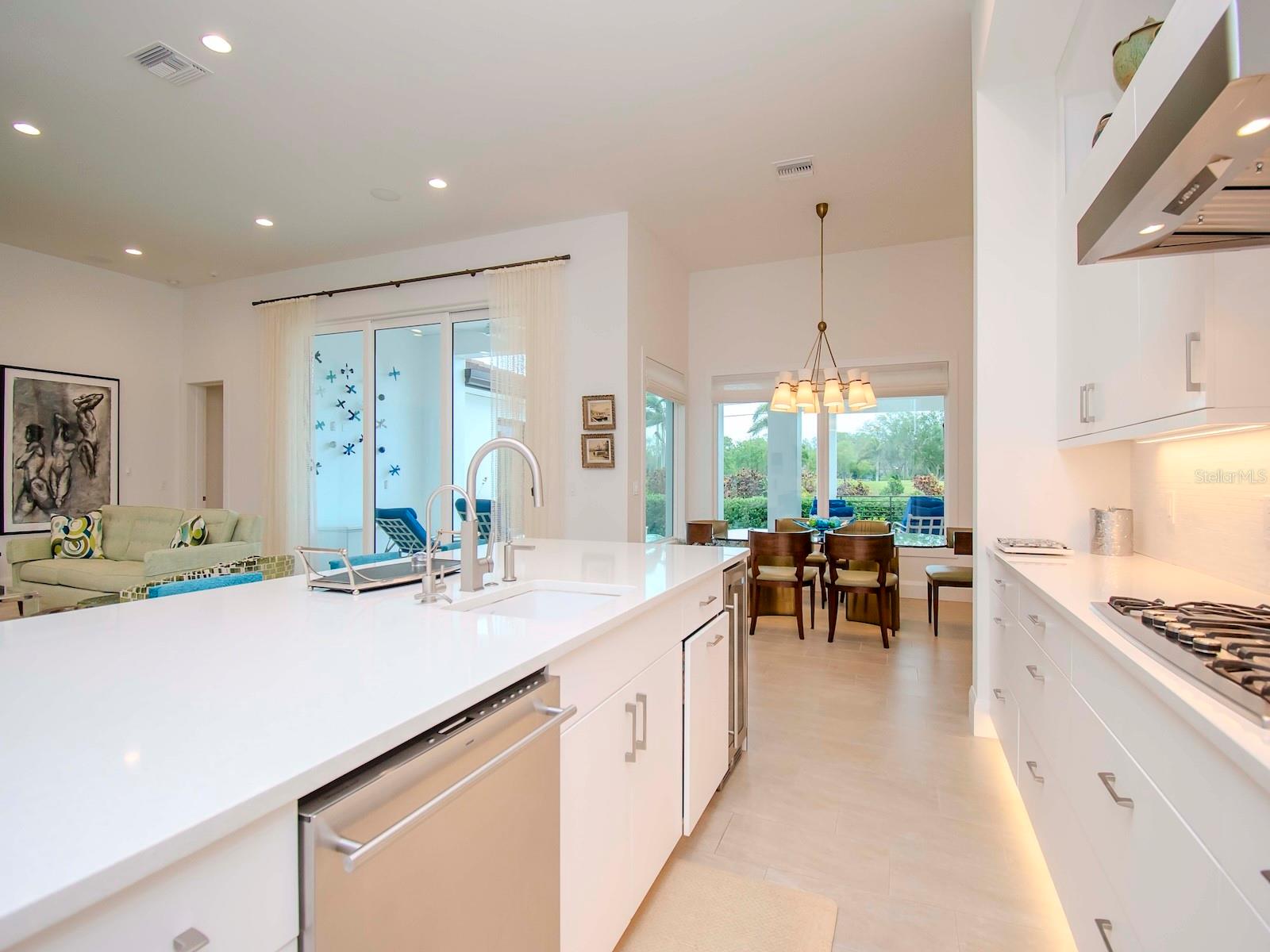 SNELL ISLE SHORES - Residential