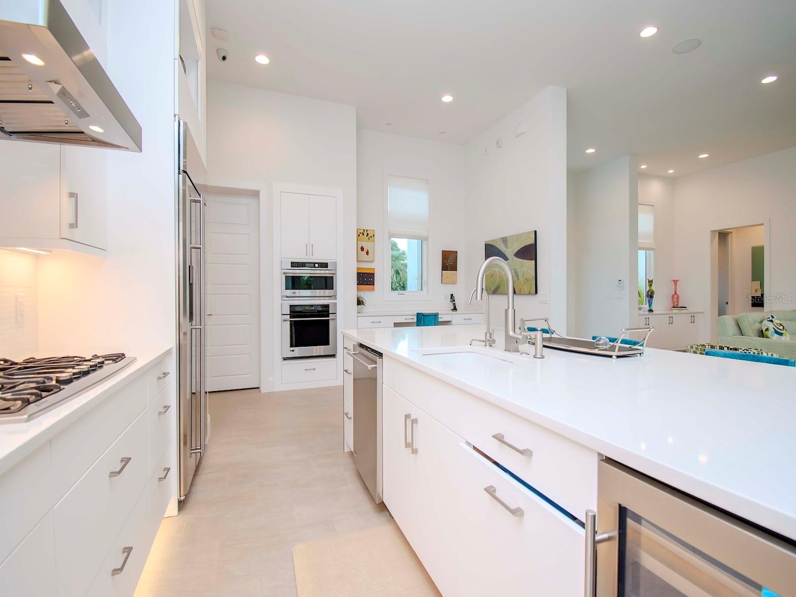 SNELL ISLE SHORES - Residential