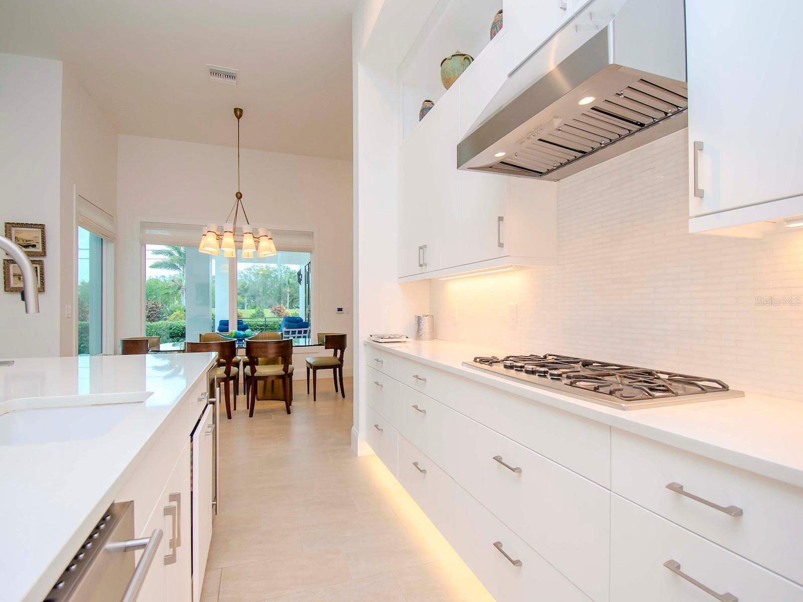 SNELL ISLE SHORES - Residential