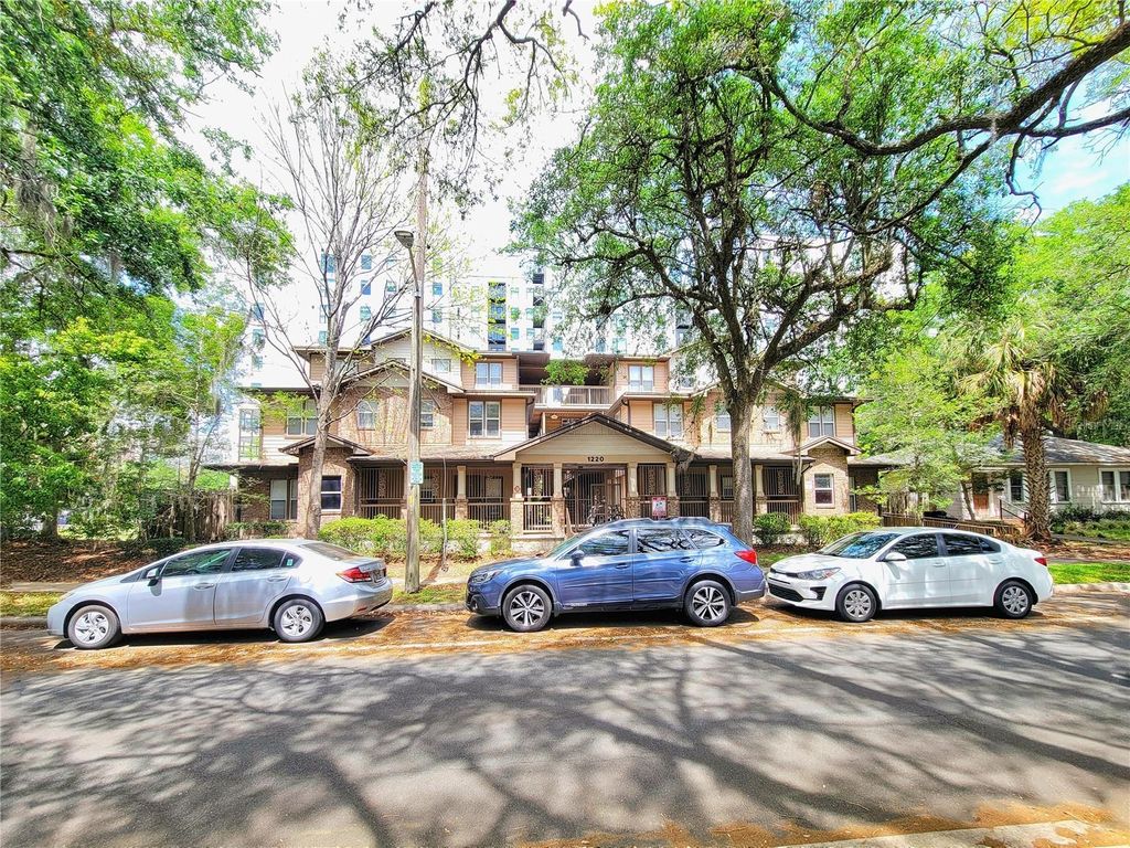 Photo of 1220 SW 1st Avenue #304, Gainesville, FL 32601 (MLS # GC535837)