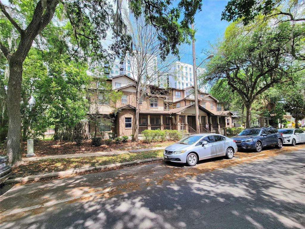 Photo of 1220 SW 1st Avenue #304, Gainesville, FL 32601 (MLS # GC535837)