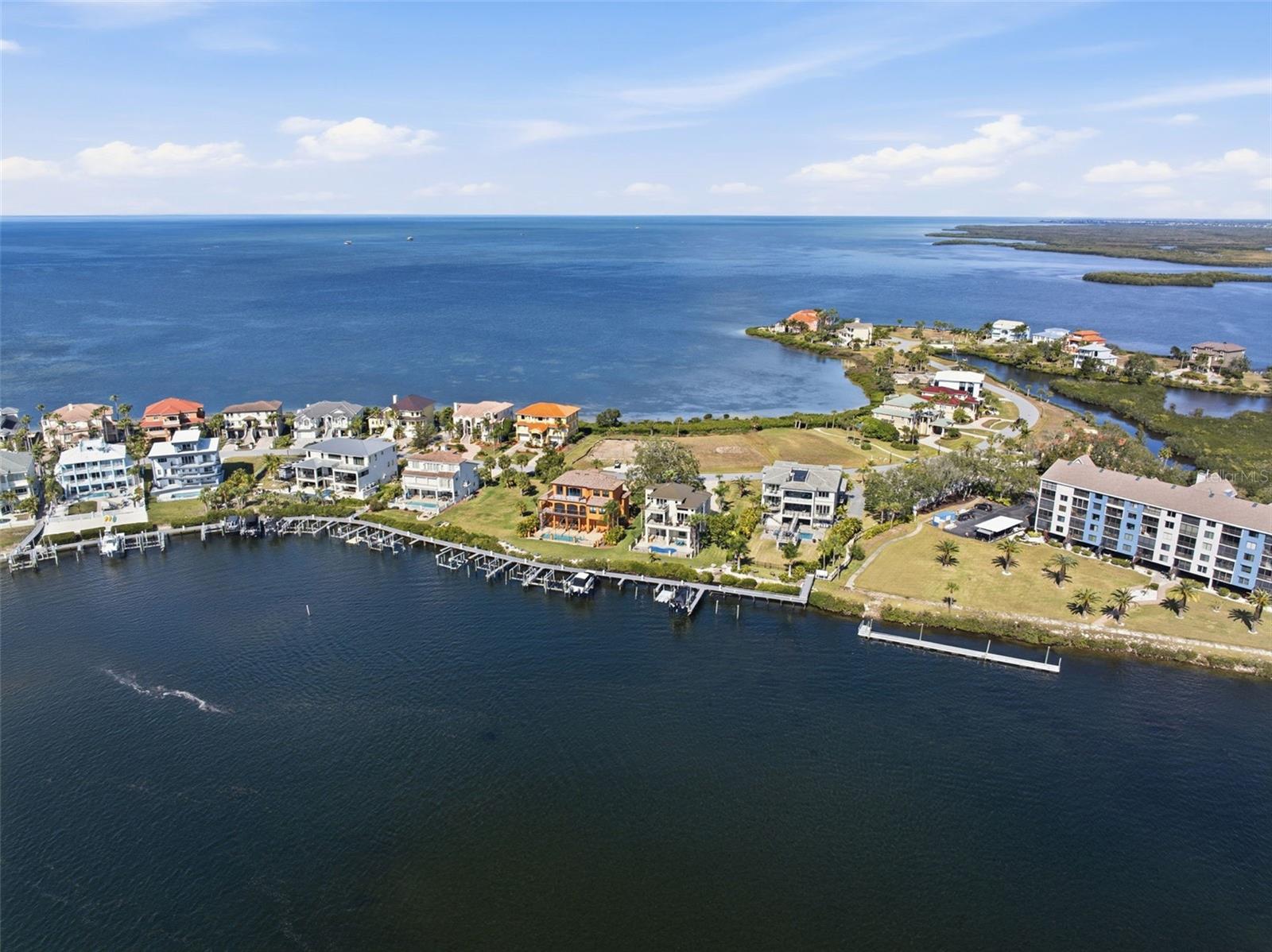 HARBORPOINTE - Residential