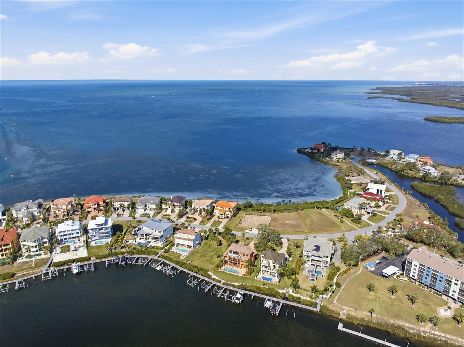 HARBORPOINTE - Residential