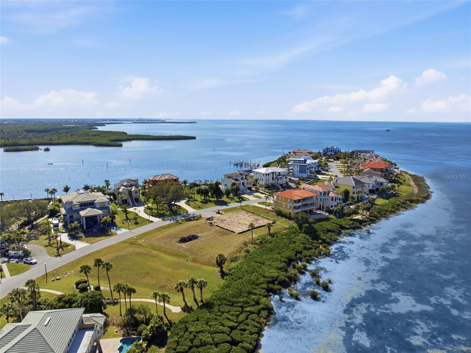 HARBORPOINTE - Residential