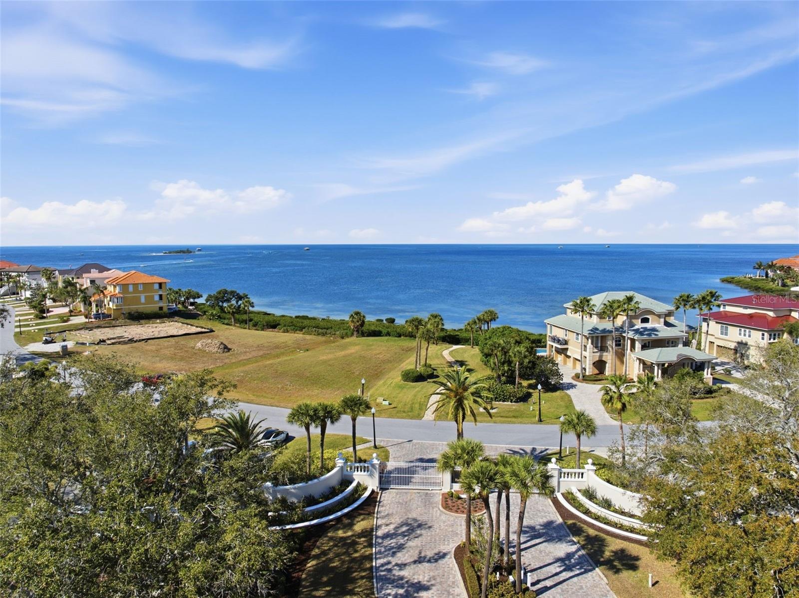 HARBORPOINTE - Residential