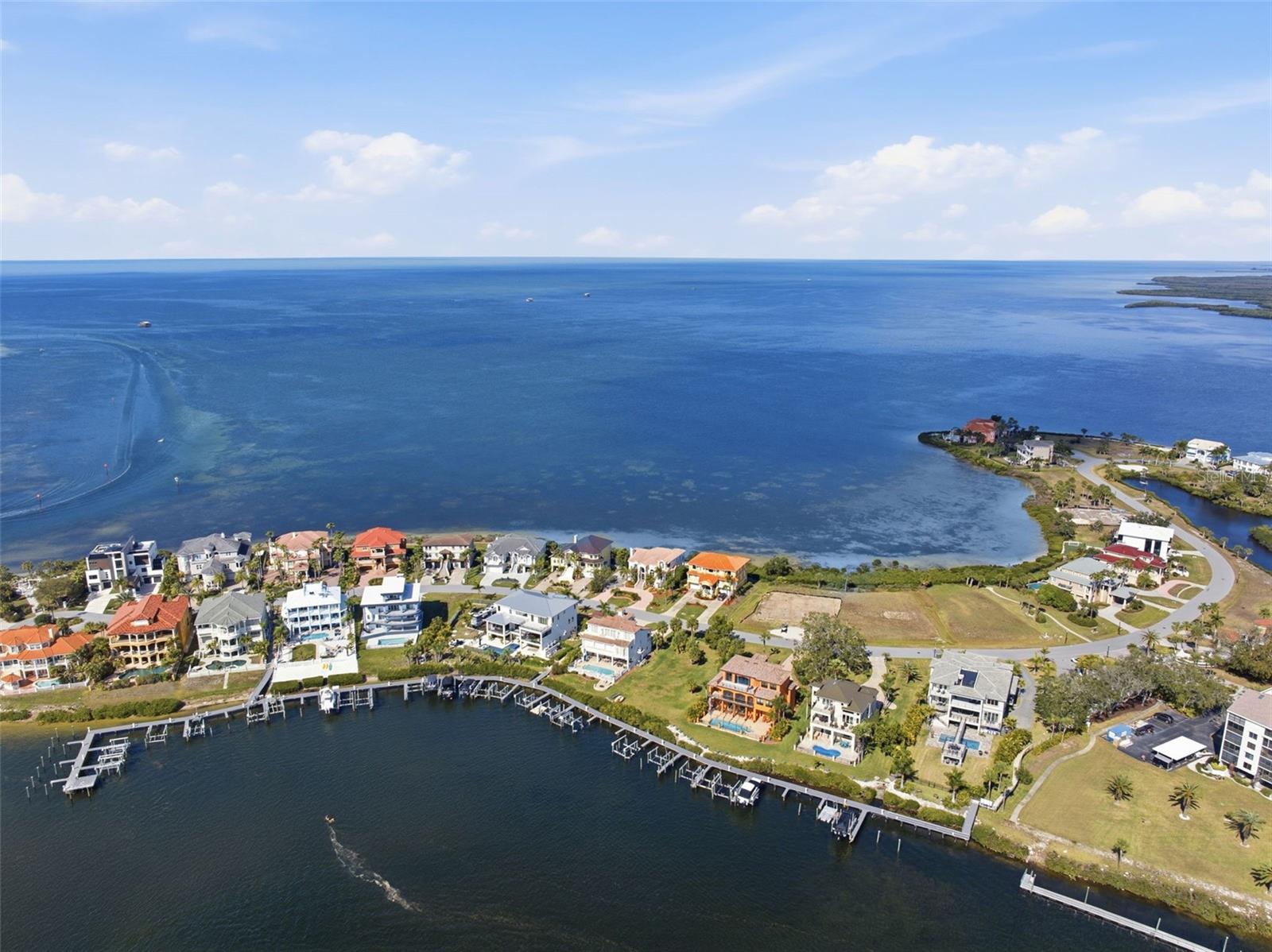 HARBORPOINTE - Residential