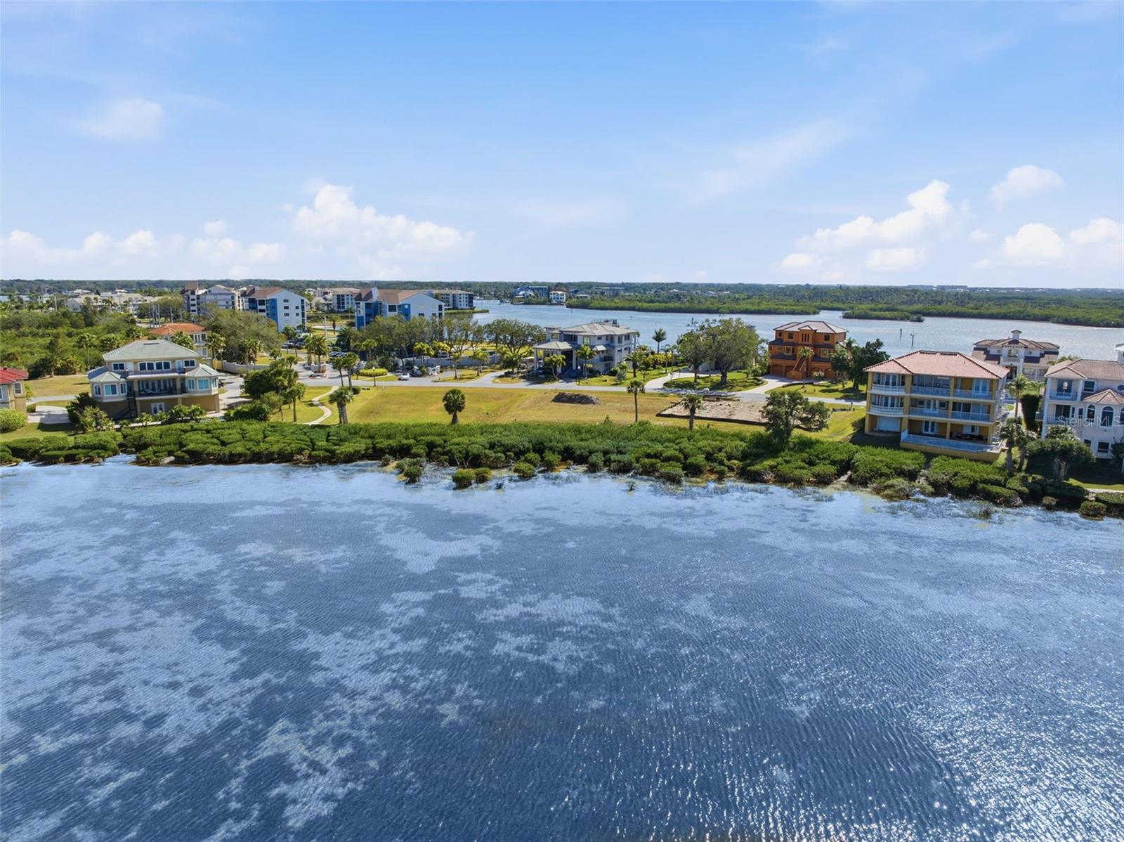 HARBORPOINTE - Residential