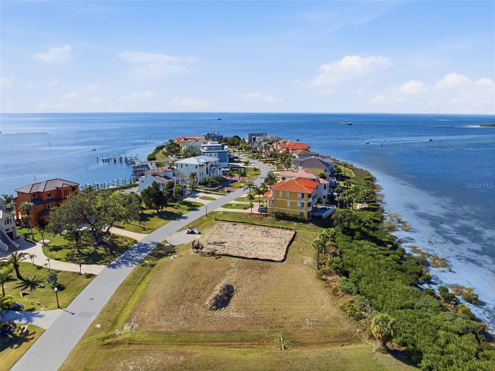 HARBORPOINTE - Residential