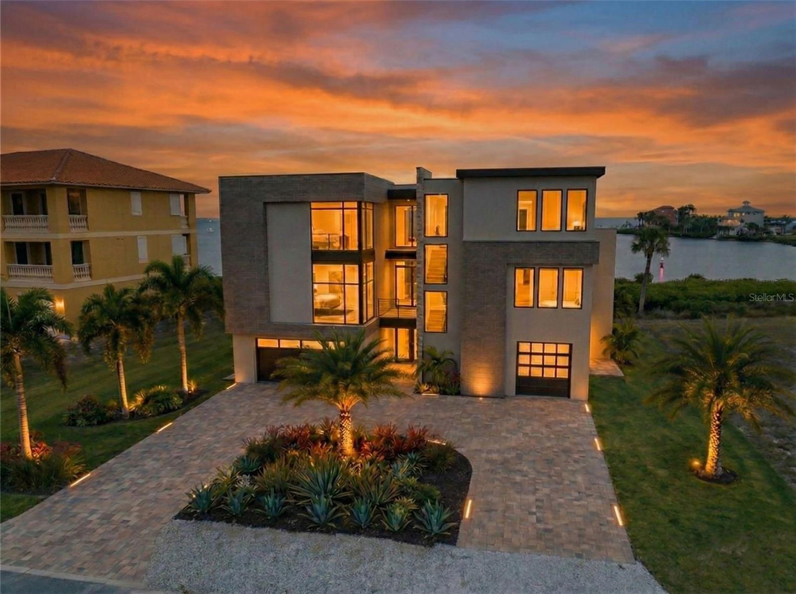 HARBORPOINTE - Residential