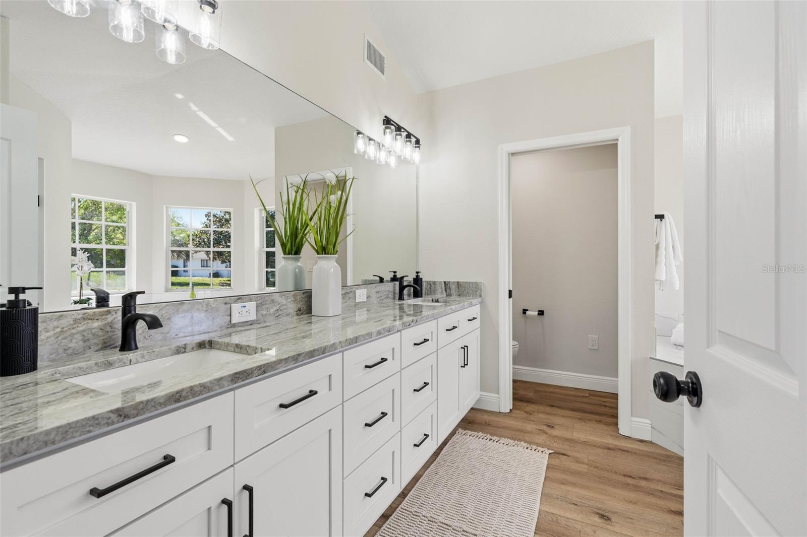 OAKRIDGE ESTATES - Residential