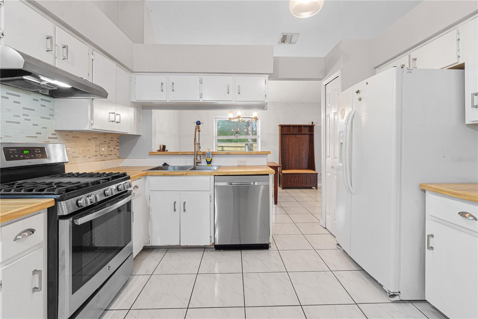 COUNTRY GROVE - Residential