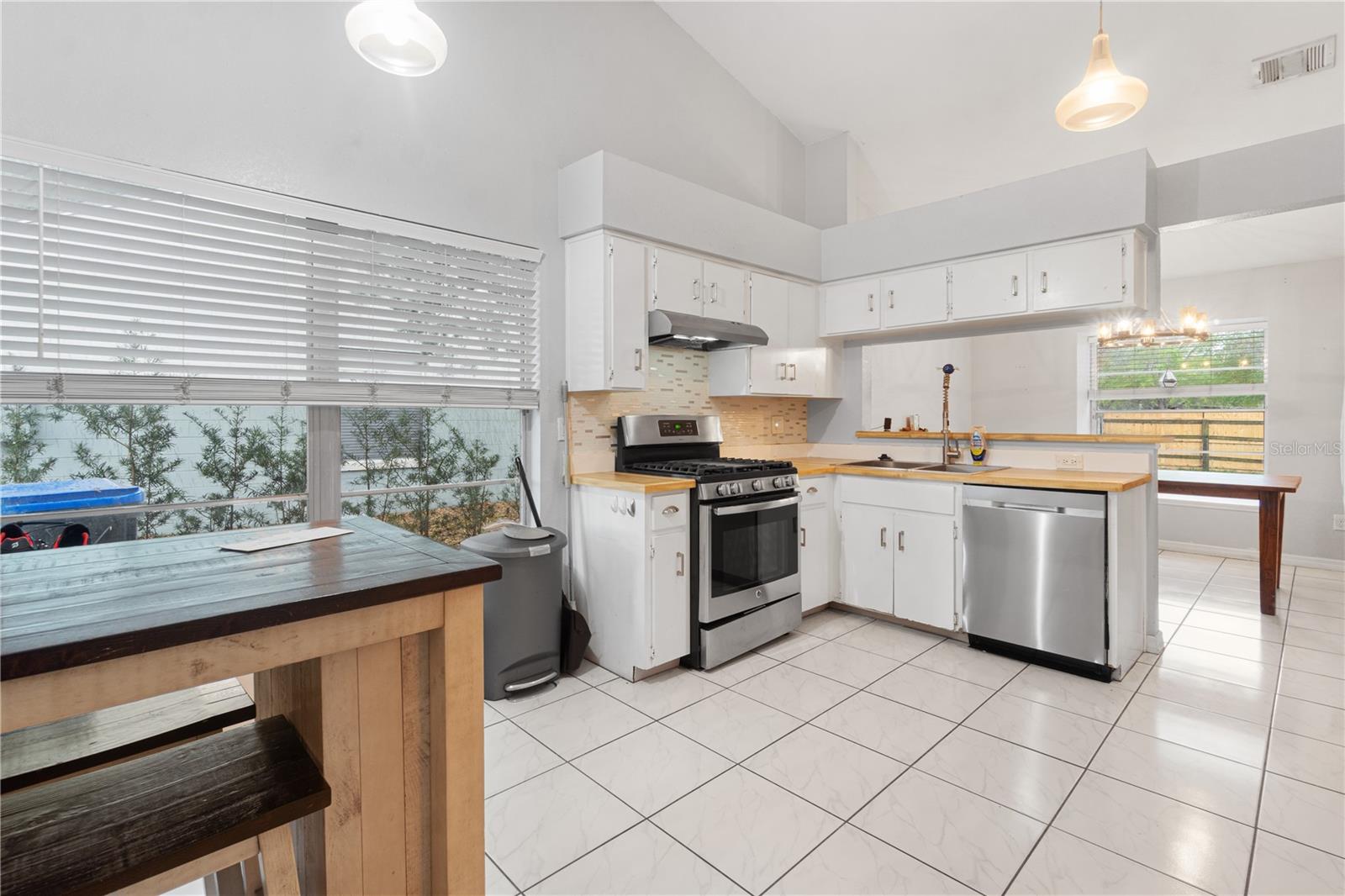 COUNTRY GROVE - Residential