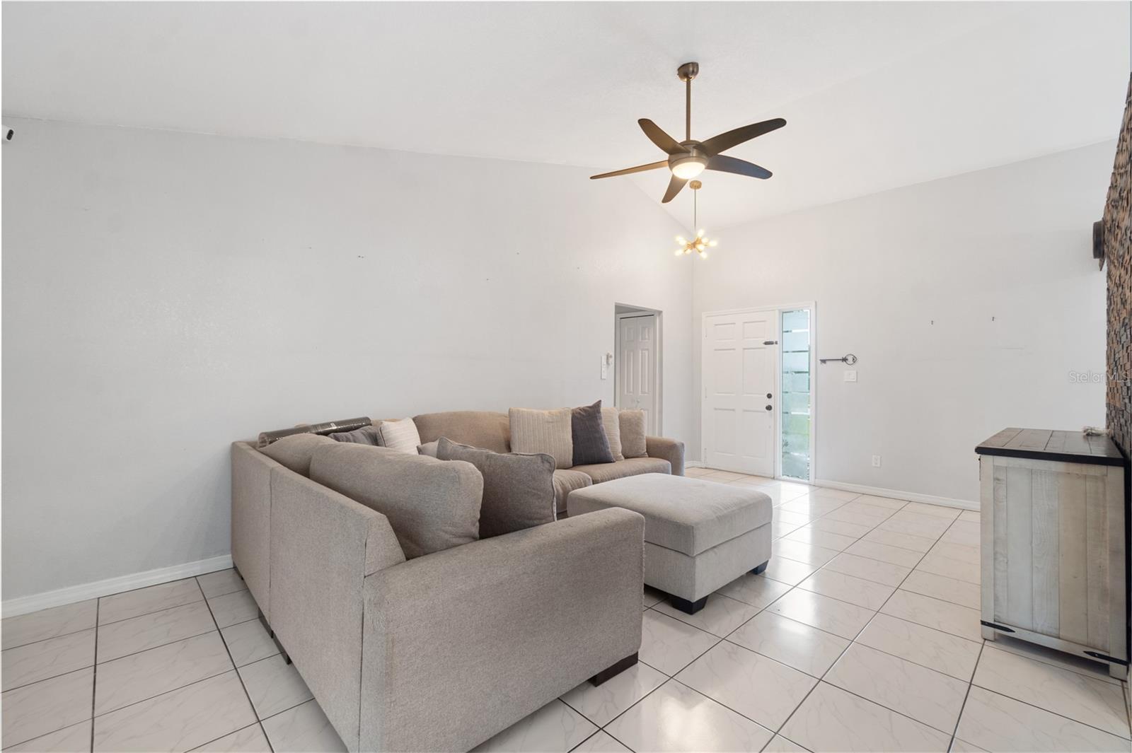 COUNTRY GROVE - Residential