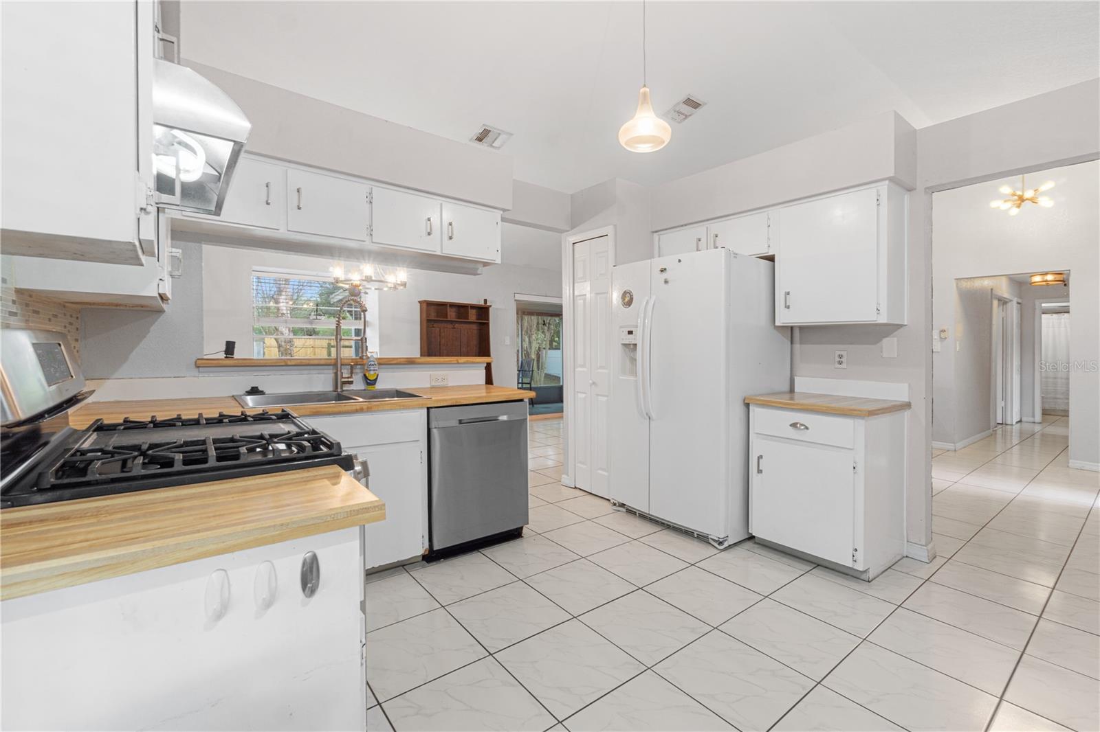 COUNTRY GROVE - Residential