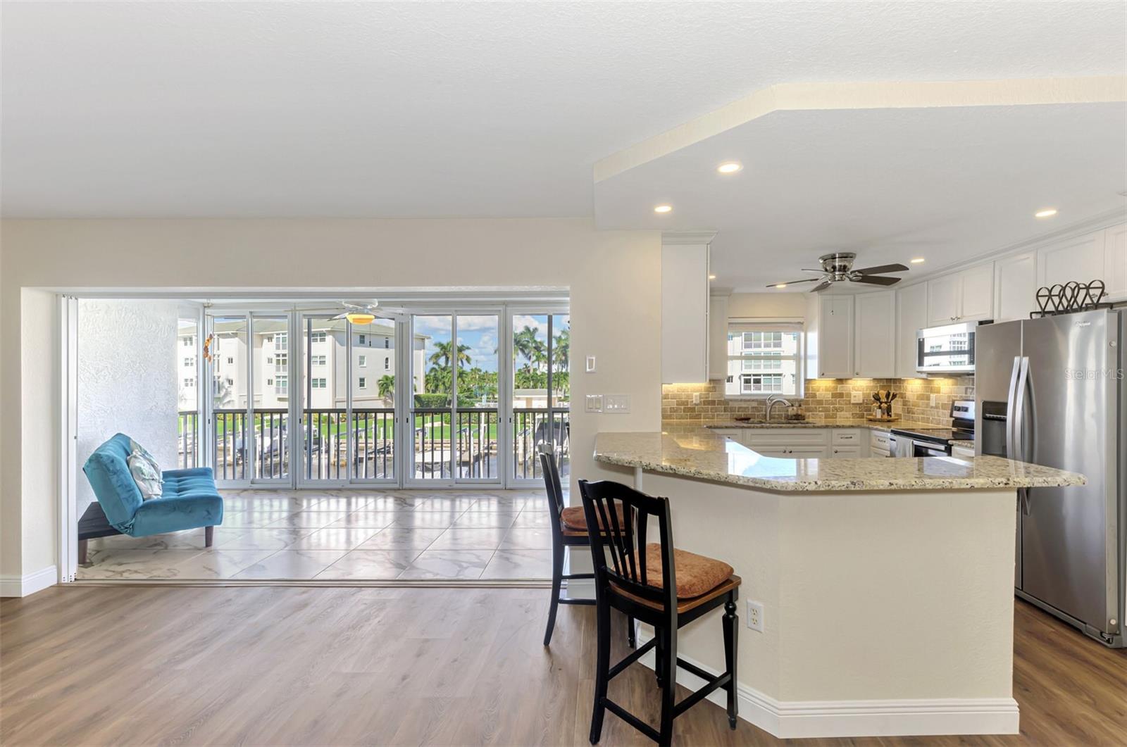 BREAKERS POINT PH 02 - Residential