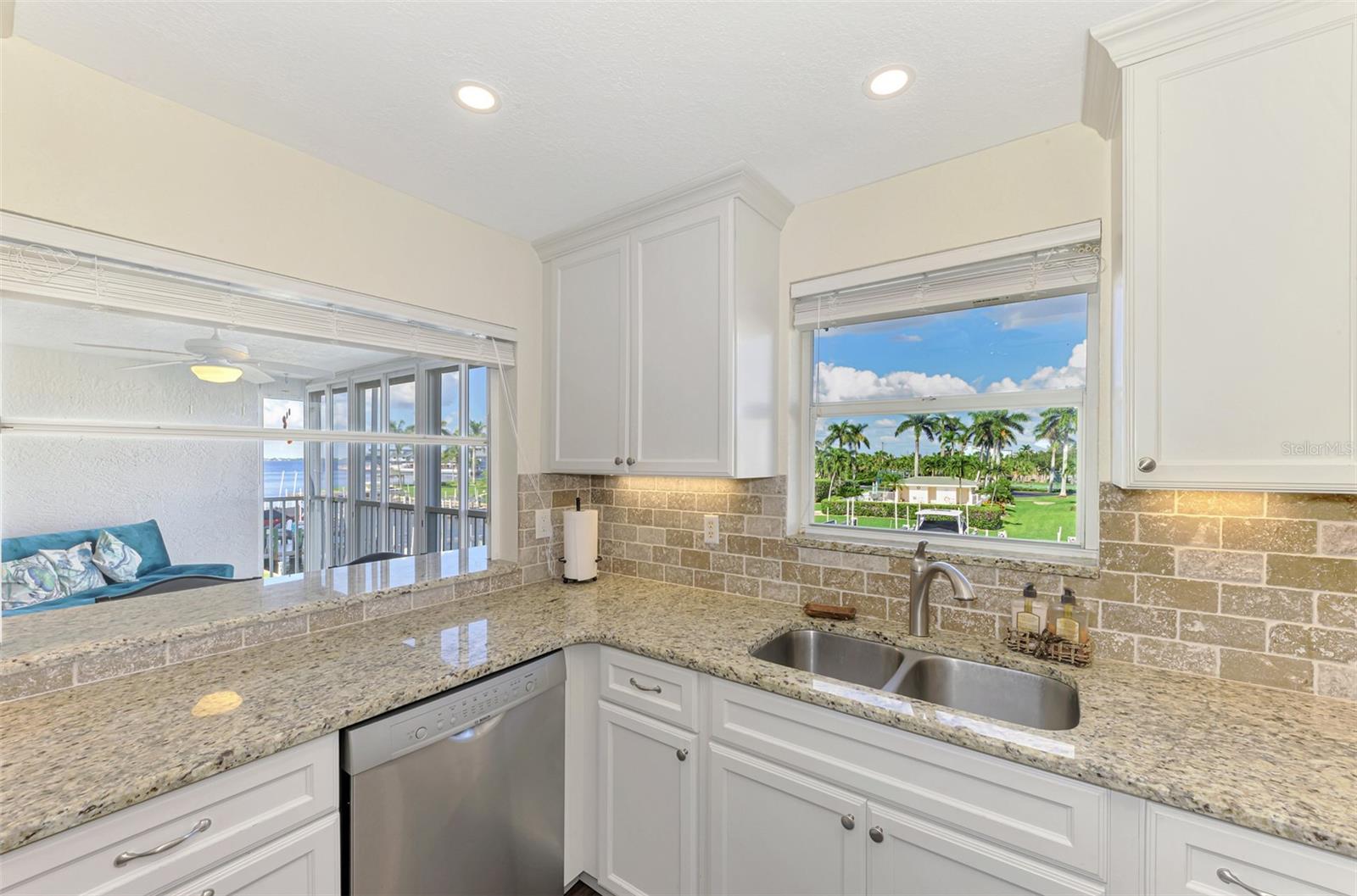 BREAKERS POINT PH 02 - Residential