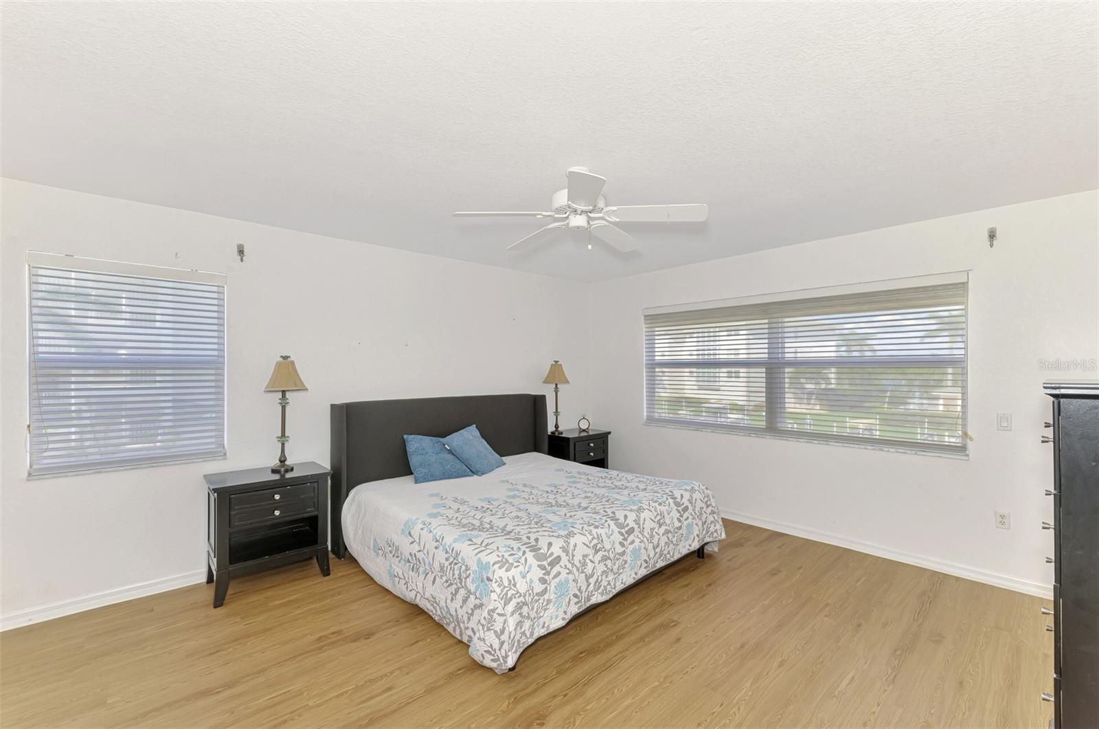 BREAKERS POINT PH 02 - Residential