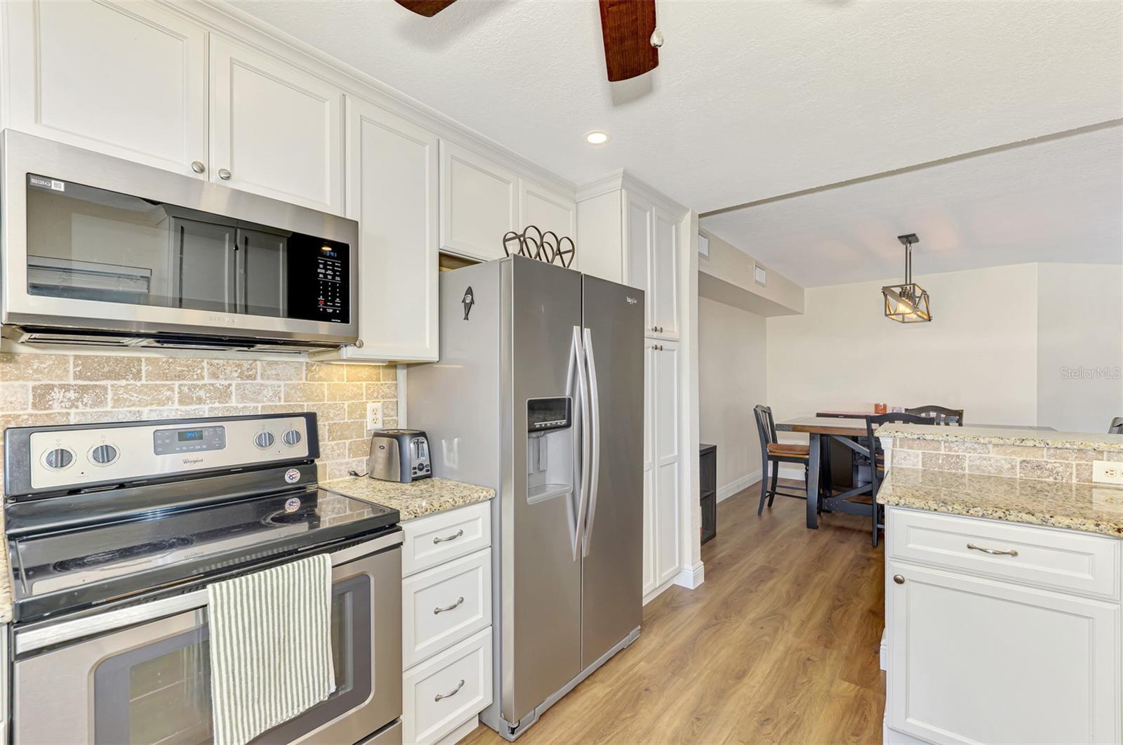 BREAKERS POINT PH 02 - Residential