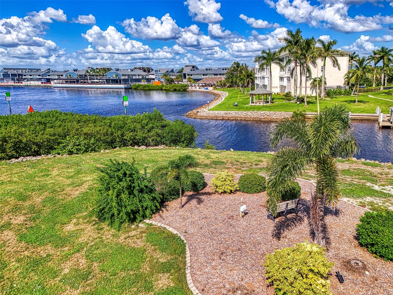 BREAKERS POINT PH 02 - Residential