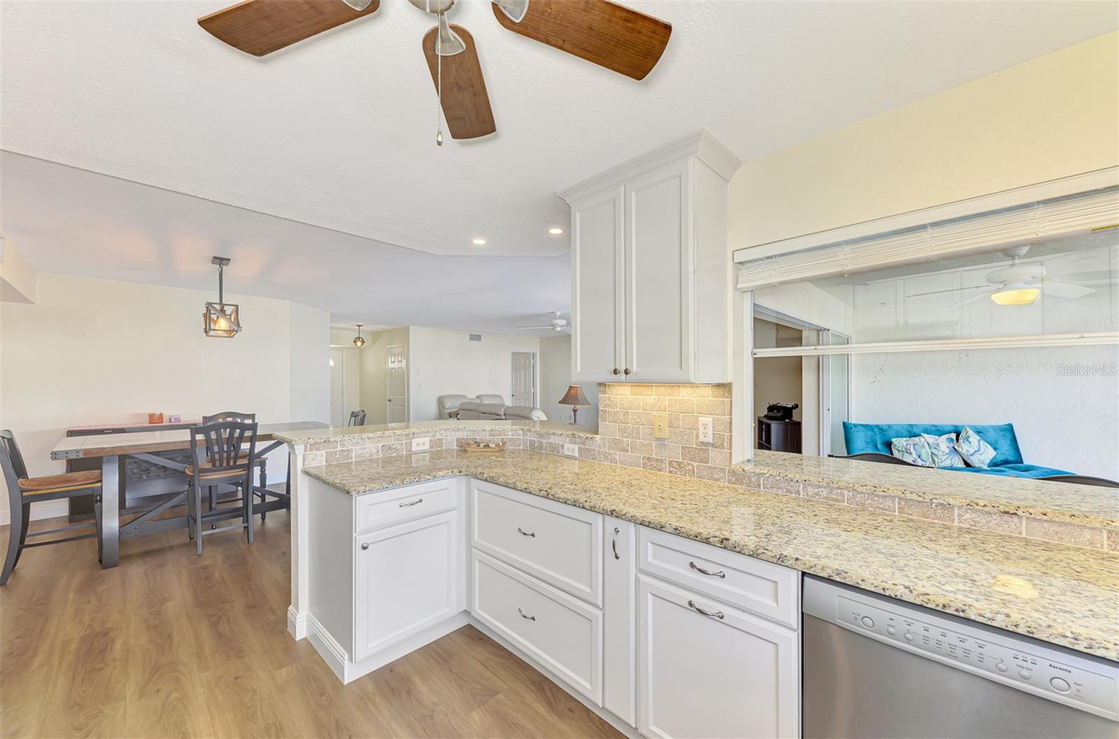 BREAKERS POINT PH 02 - Residential