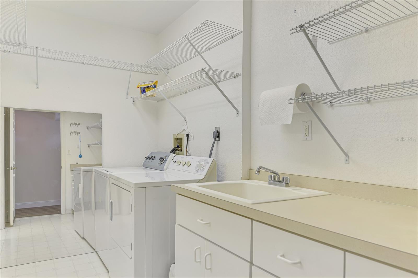 BREAKERS POINT PH 02 - Residential
