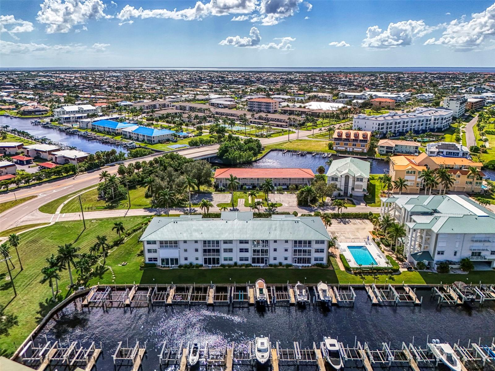 BREAKERS POINT PH 02 - Residential