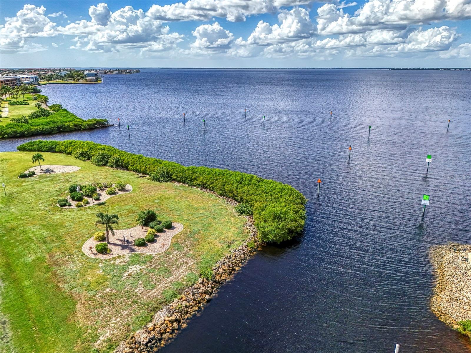BREAKERS POINT PH 02 - Residential