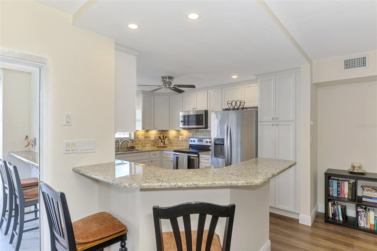 BREAKERS POINT PH 02 - Residential