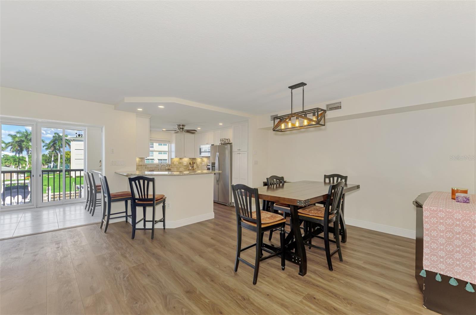 BREAKERS POINT PH 02 - Residential