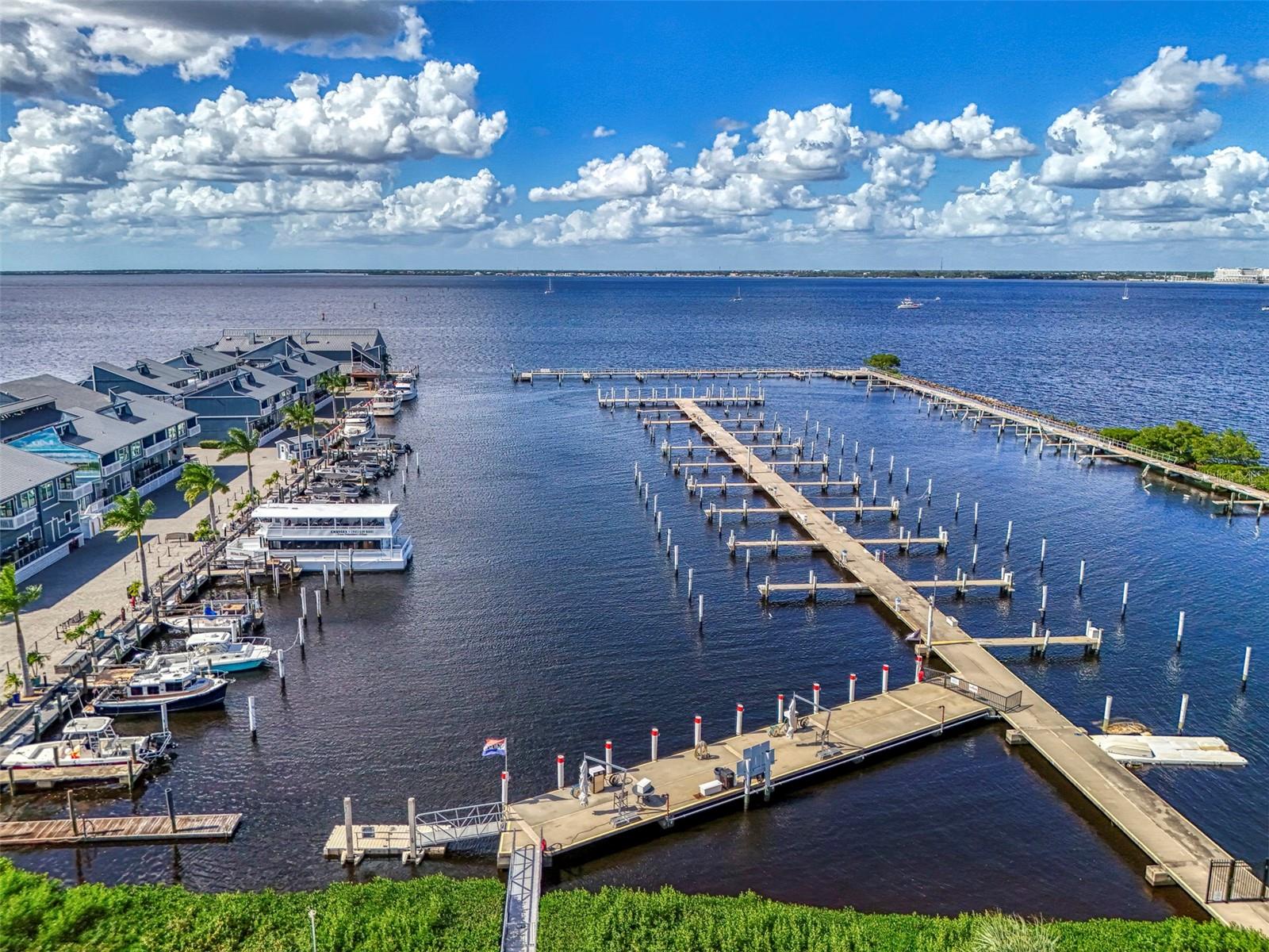 BREAKERS POINT PH 02 - Residential