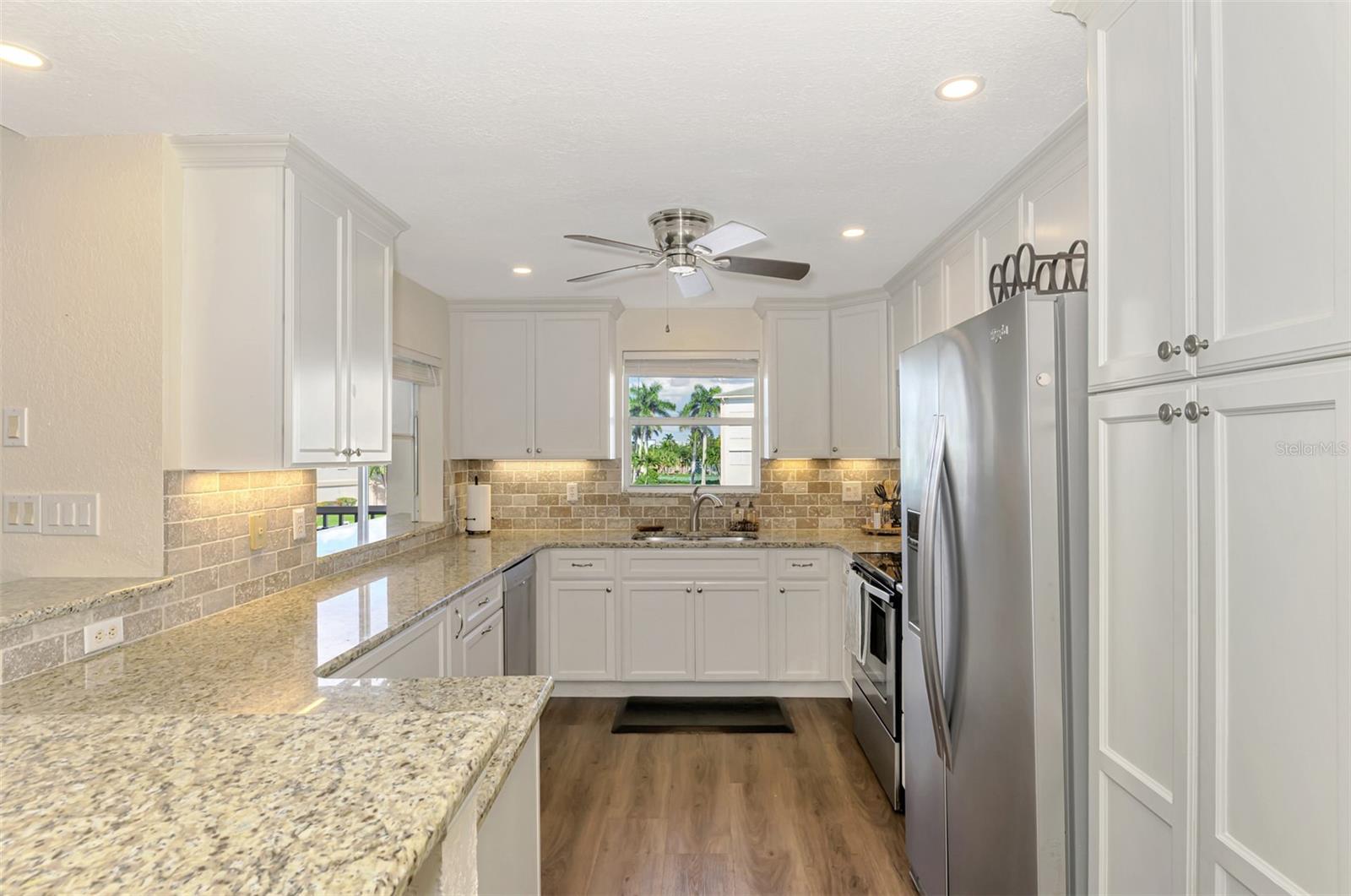 BREAKERS POINT PH 02 - Residential