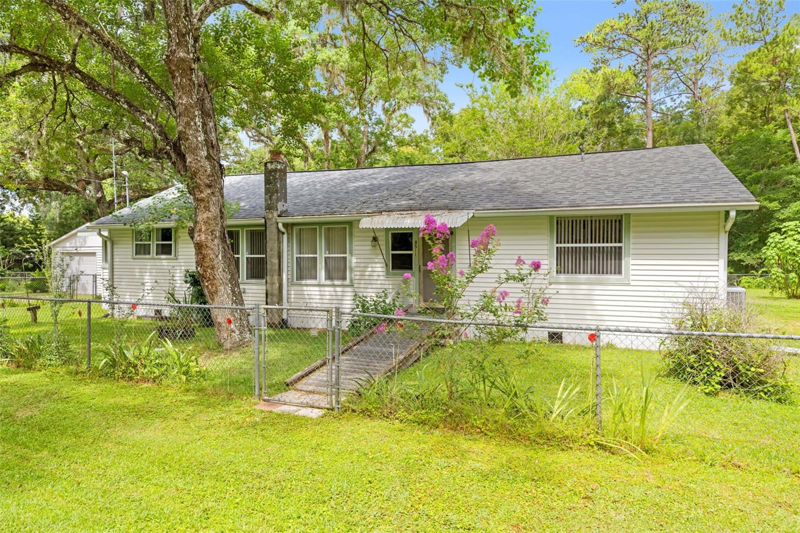 8511 HILLCREST DRIVE