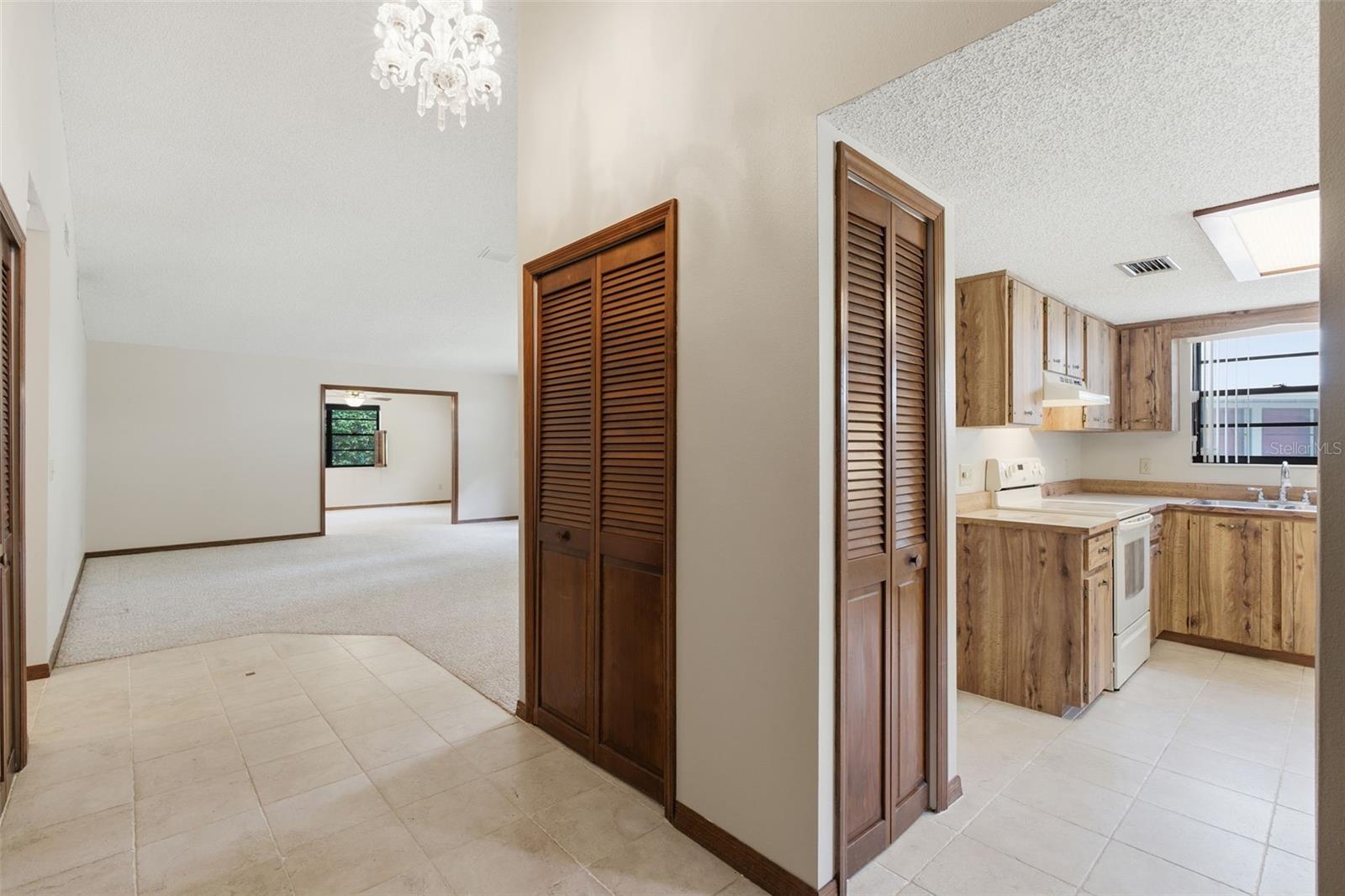 30 RAMBLEWOOD TRAIL