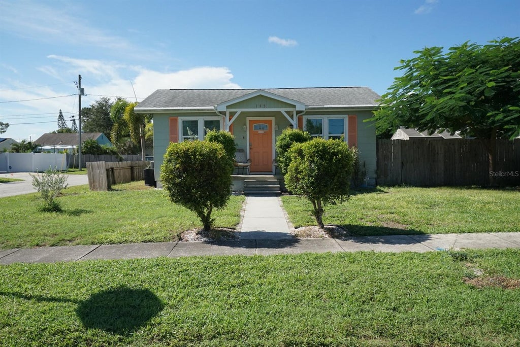 Photo of 145 NE Lincoln Circle N, St Petersburg, FL 33702 (MLS # TB8551833)