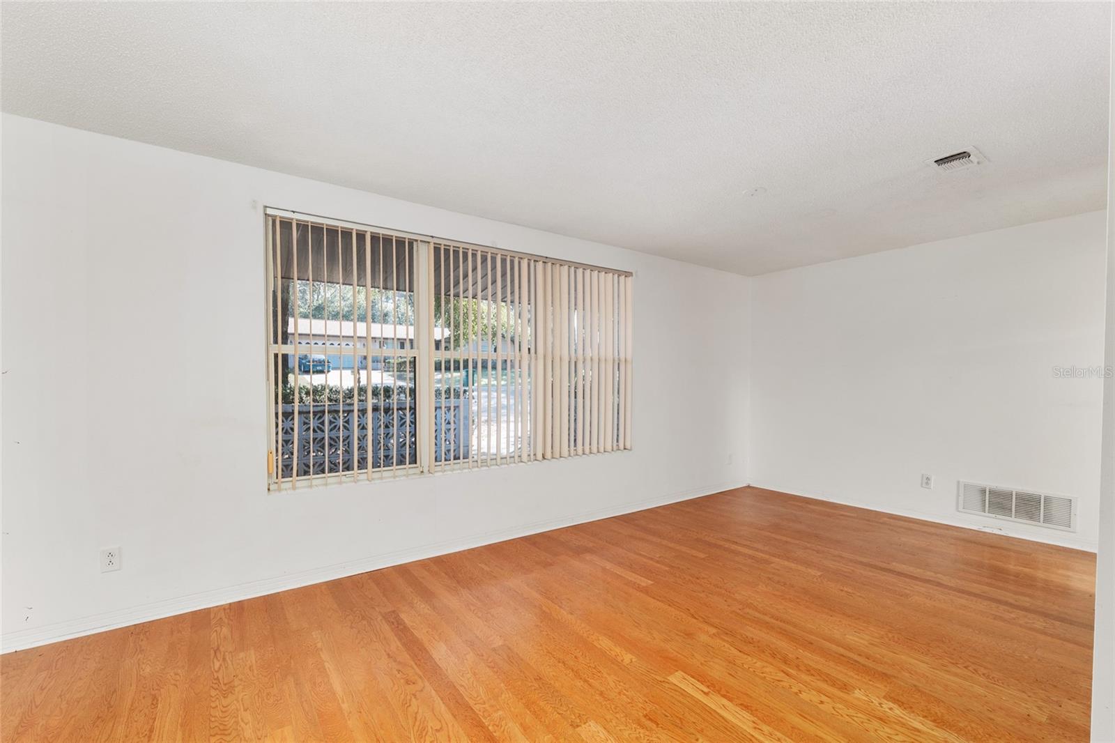 WILLISTON HIGHLANDS - Residential