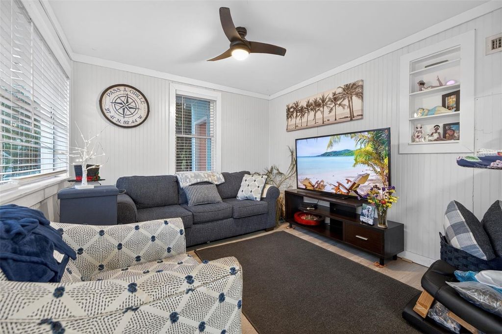 Photo of 540 7th Avenue N, St Petersburg, FL 33701 (MLS # A4688246)