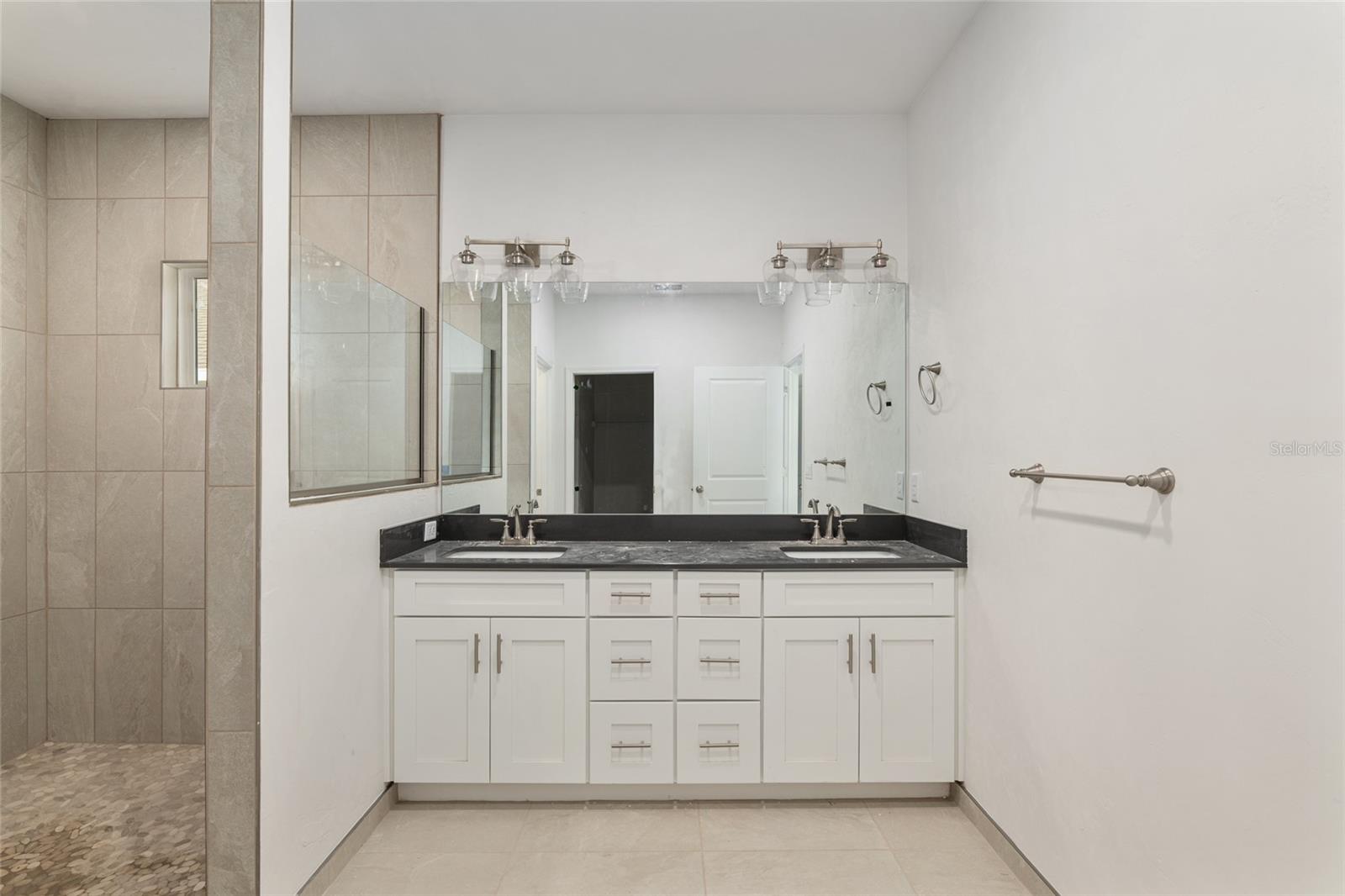 GRAND OAKS - Residential